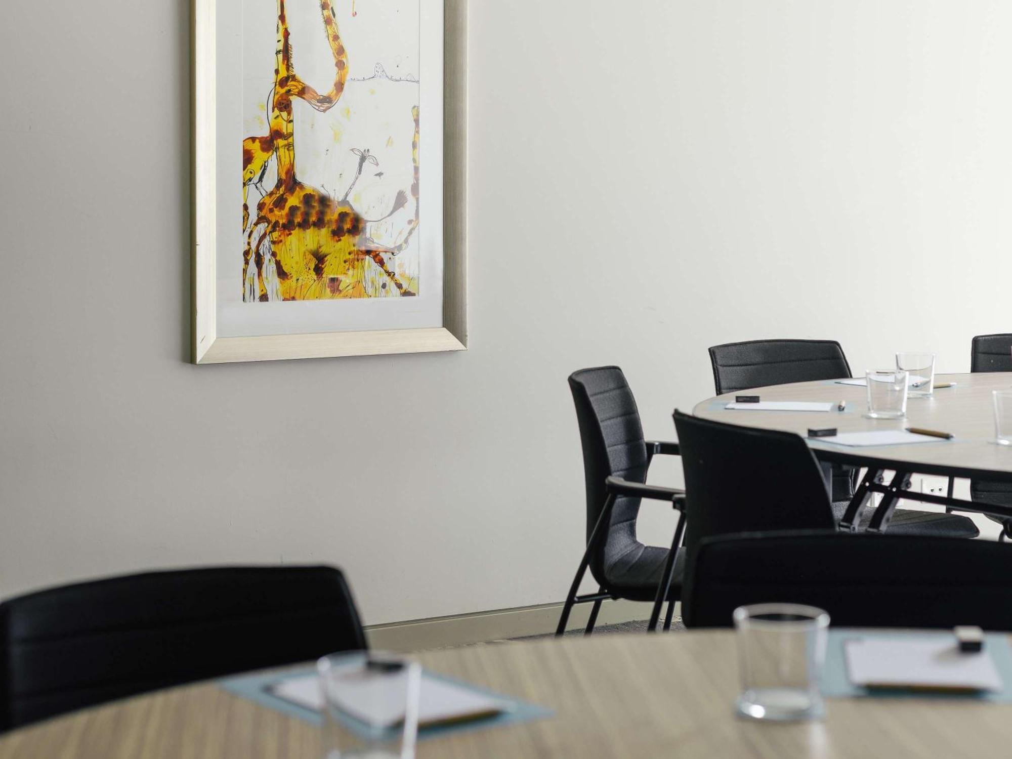 The Olsen Melbourne Art Series Экстерьер фото A painting by the artist