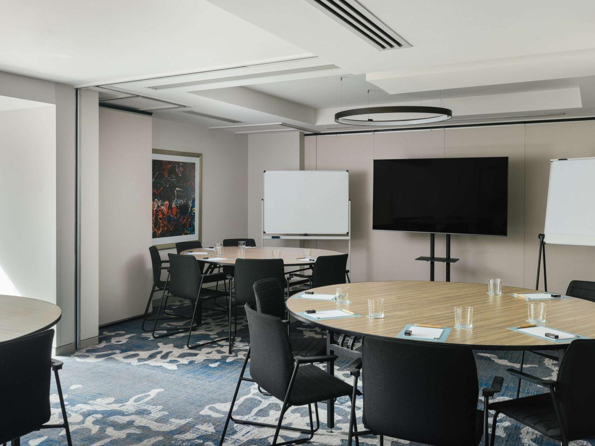 The Olsen Melbourne Art Series Экстерьер фото Meeting room