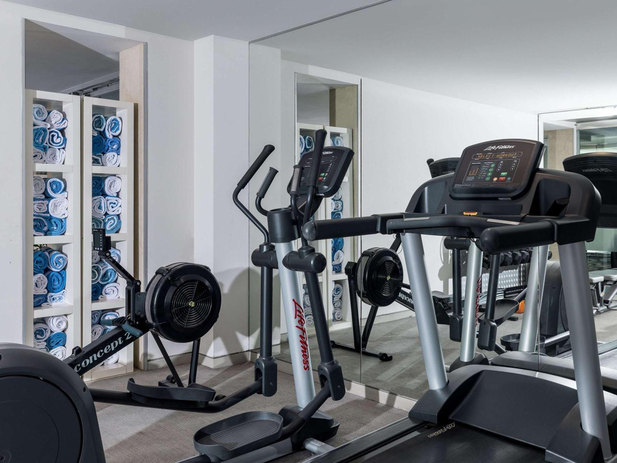 The Olsen Melbourne Art Series Экстерьер фото A gym