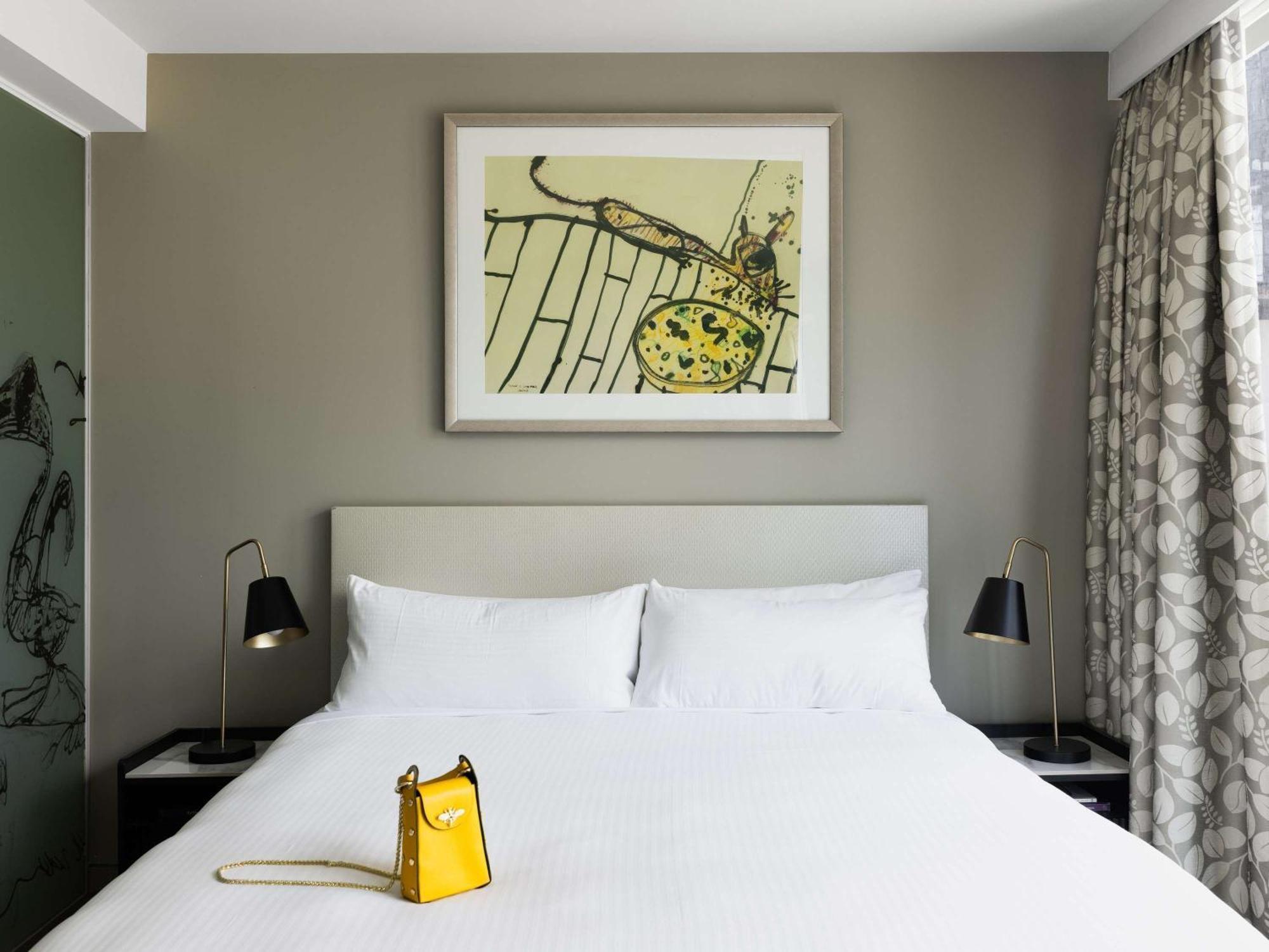 The Olsen Melbourne Art Series Экстерьер фото A bedroom at the hotel