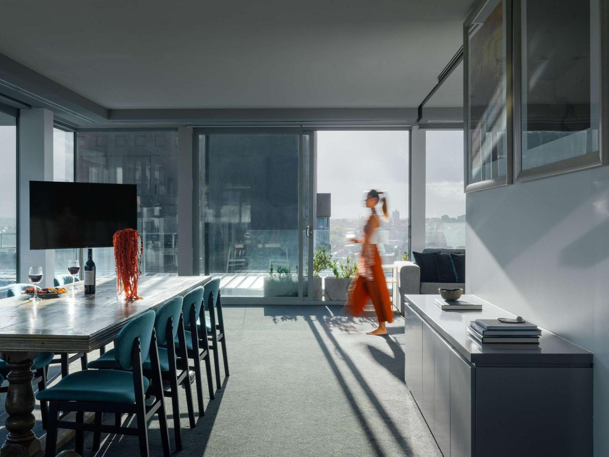 The Olsen Melbourne Art Series Экстерьер фото The kitchen