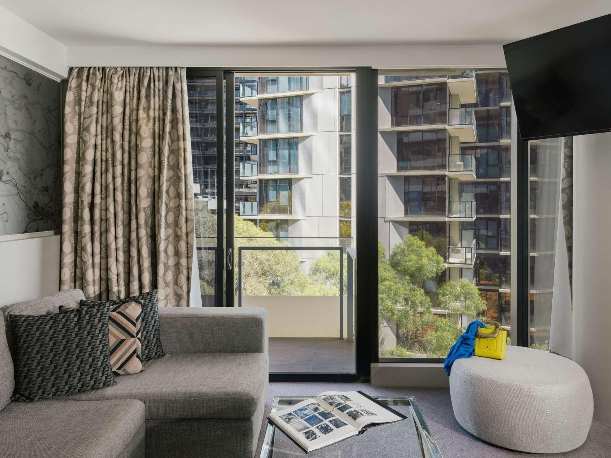 The Olsen Melbourne Art Series Экстерьер фото The interior of a typical apartment