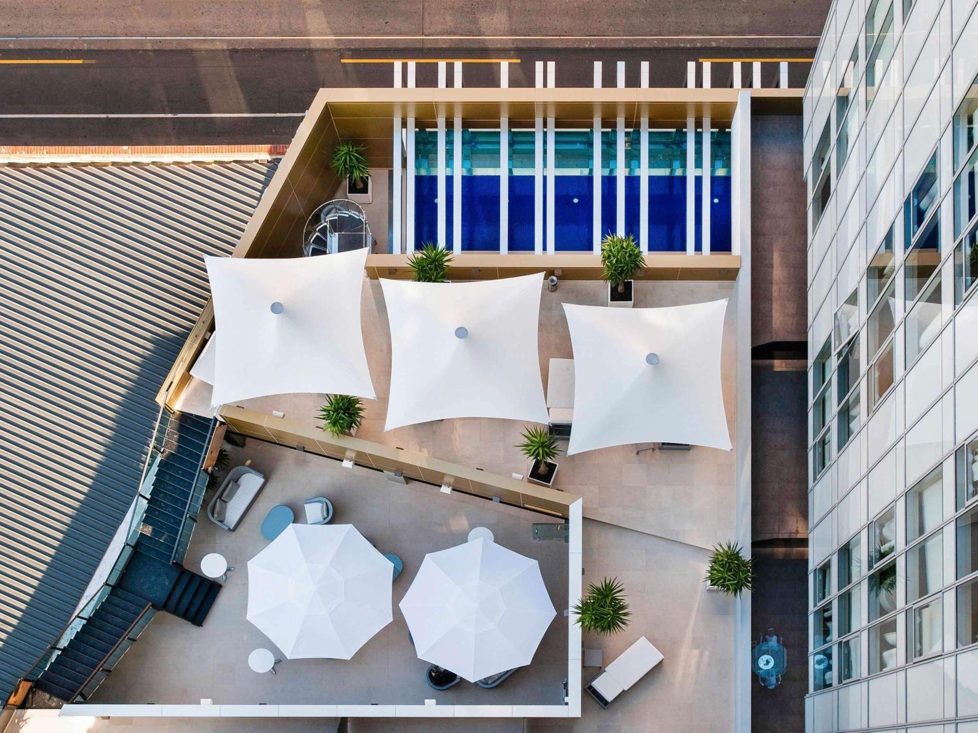 The Olsen Melbourne Art Series Экстерьер фото The rooftop pool at the hotel
