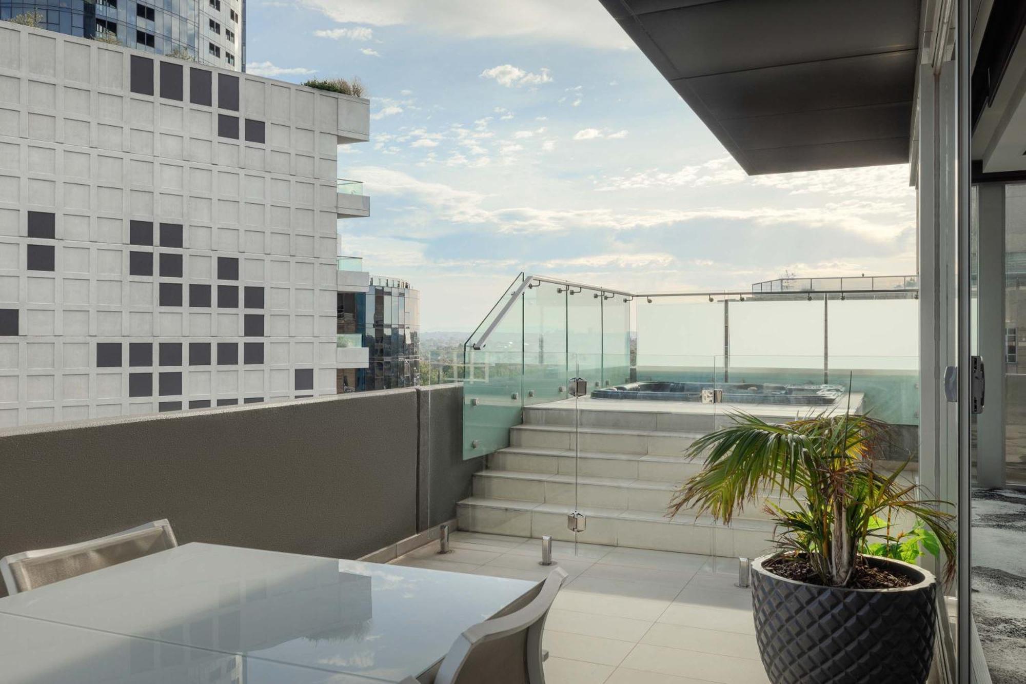 The Olsen Melbourne Art Series Экстерьер фото